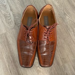 Dress shoes